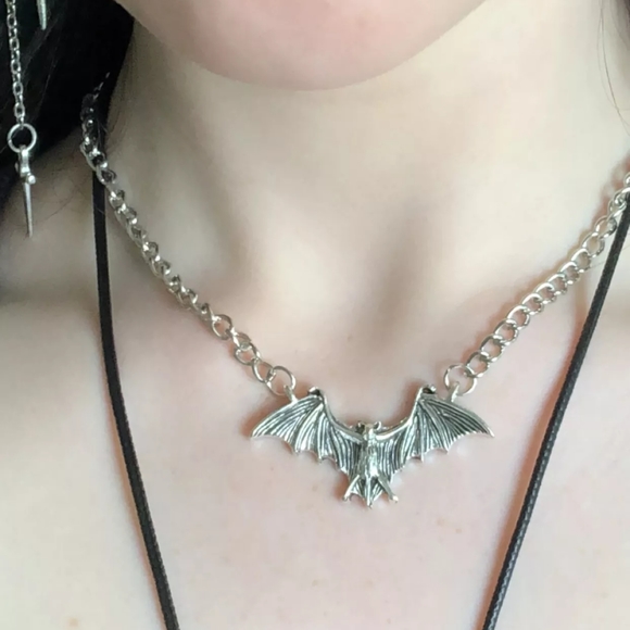 Silver Bat Chunky Chain Choker Necklace - Picture 4 of 5